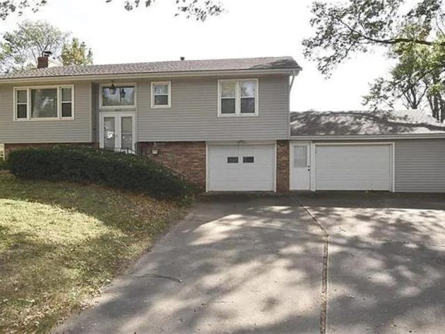 Homes for Sale in Smithville, MO 64089 | 3  Carver Place