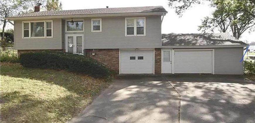 Homes for Sale in Smithville, MO 64089 | 3  Carver Place