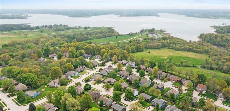 Homes for Sale in Smithville, MO 64089 | 306  Porter Drive