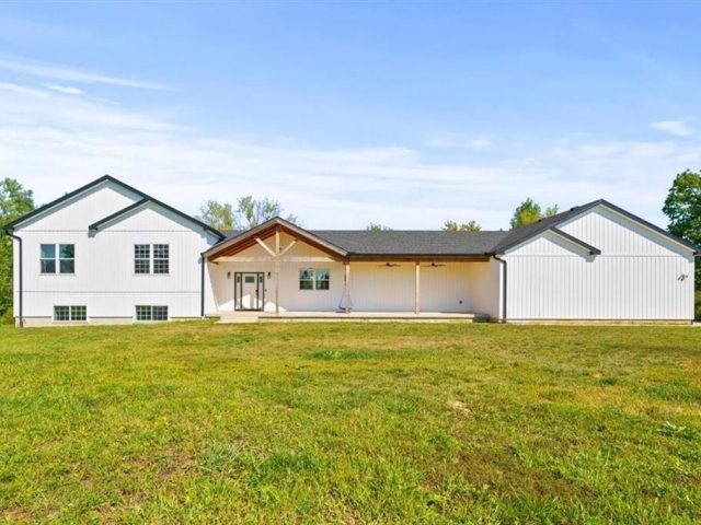 Homes for Sale in Excelsior Springs, MO 64024 | 24218 NE 136th Street