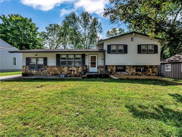 Homes for Sale in Kansas City, MO 64151 | 6719 NW 71ST Street