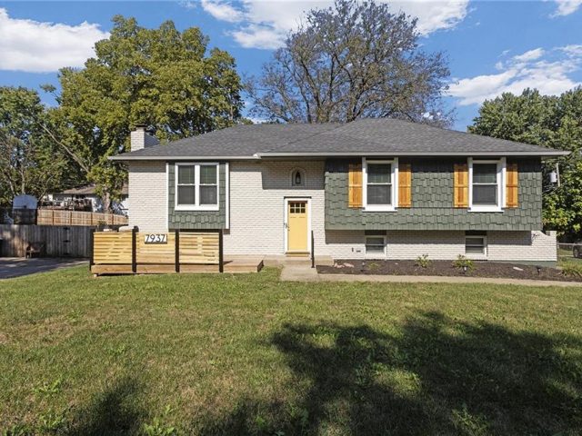 Homes for Sale in Kansas City, MO 64118 | 7937 N Forest Avenue