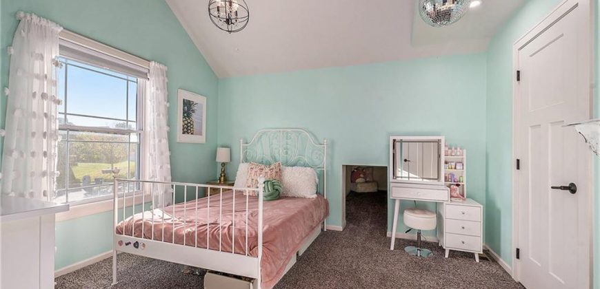 Homes for Sale in Smithville, MO 64089 | 18104  Guinevere Court