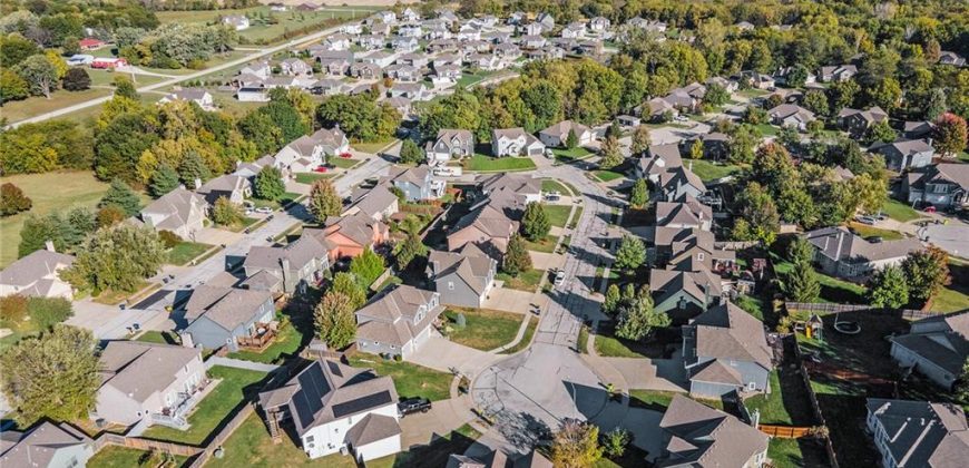 Homes for Sale in Smithville, MO 64089 | 18104  Guinevere Court