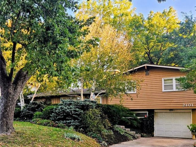 Homes for Sale in Kansas City, MO 64118 | 2101 NE 62nd Street