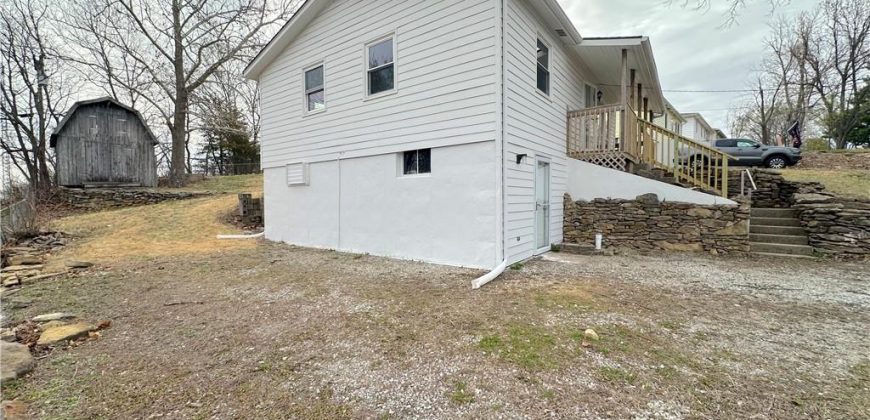 Homes for Sale in Smithville, MO 64089 | 403  Highland Avenue