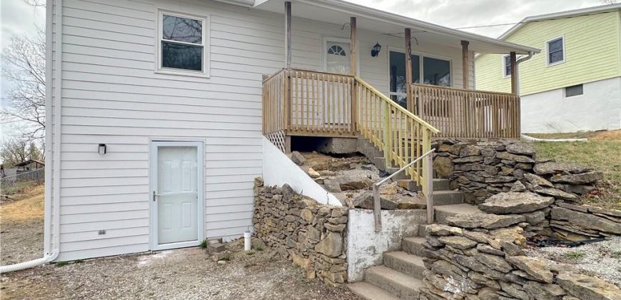 Homes for Sale in Smithville, MO 64089 | 403  Highland Avenue