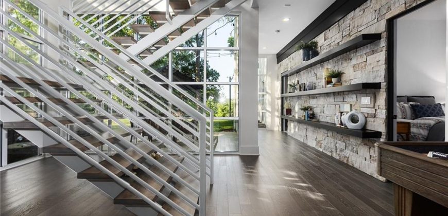 Homes for Sale in Parkville, MO 64152 | 6949  Watson’s Country Lane