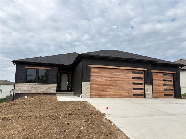 Homes for Sale in Kearney, MO 64060 | 13616 NE 114th Place