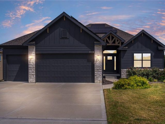 Homes for Sale in Kansas City, MO 64155 | 908 NW 94 Terrace