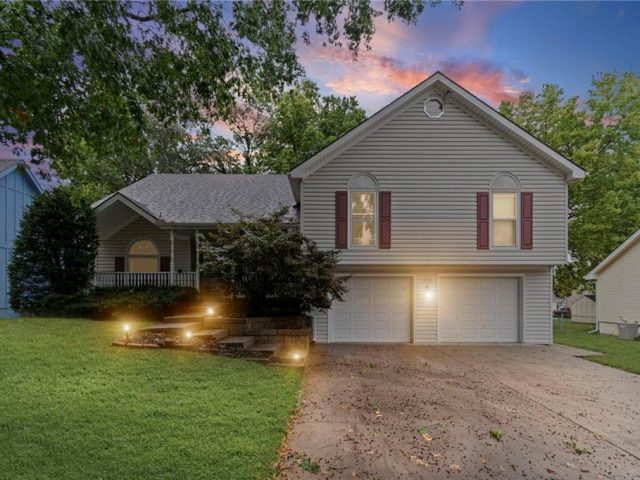 Homes for Sale in Kearney, MO 64060 | 324  Regency Park Street