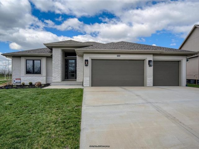 Homes for Sale in Kansas City, MO 64156 | 2516 NE 91st Place