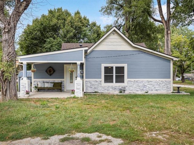 Homes for Sale in Edgerton, MO 64444 | 200 W Perry Street