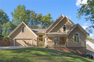 308-NW-Briarcliff-Circle-mls-2574259-image-1