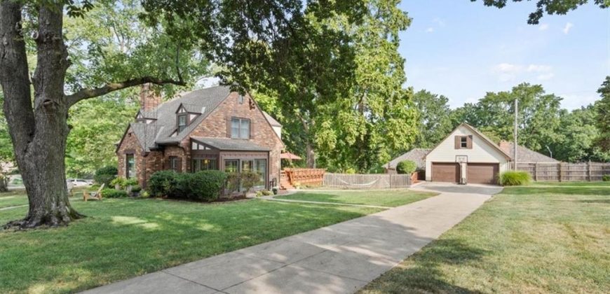 Homes for Sale in Kansas City, MO 64116 | 318 NW Briarcliff Road