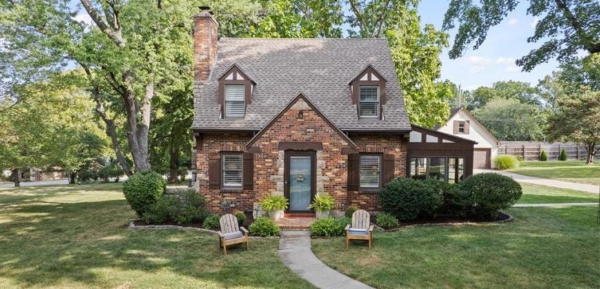 Homes for Sale in Kansas City, MO 64116 | 318 NW Briarcliff Road