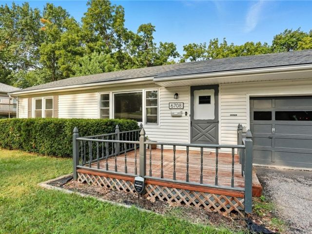Homes for Sale in Gladstone, MO 64118 | 6708 N Grand Avenue