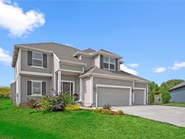 Homes for Sale in Kansas City, MO 64154 | 9426 N Dalton Avenue