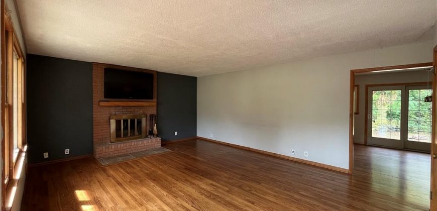 Homes for Sale in Kearney, MO 64060 | 108 S Grove Street