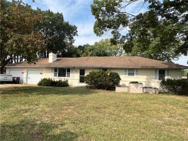 Homes for Sale in Kearney, MO 64060 | 108 S Grove Street