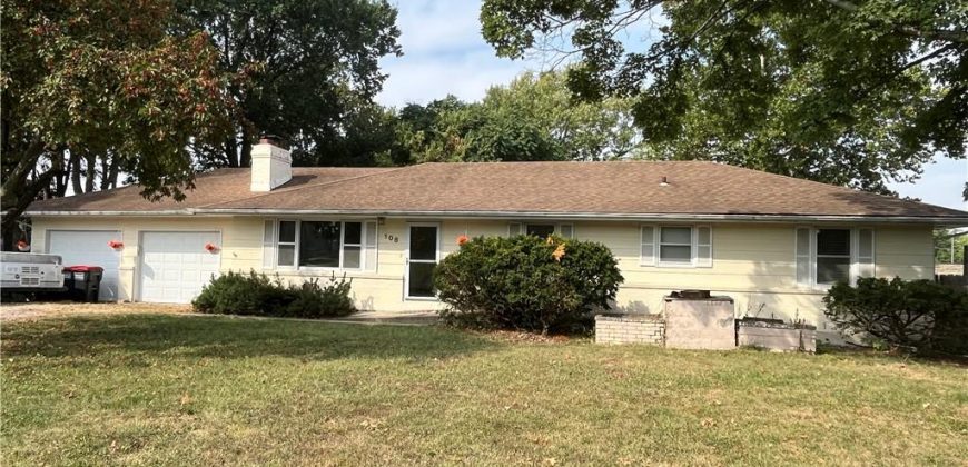 Homes for Sale in Kearney, MO 64060 | 108 S Grove Street