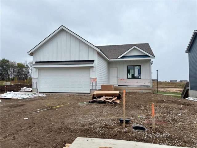 Homes for Sale in Kansas City, MO 64154 | 9637 N Colrain Avenue