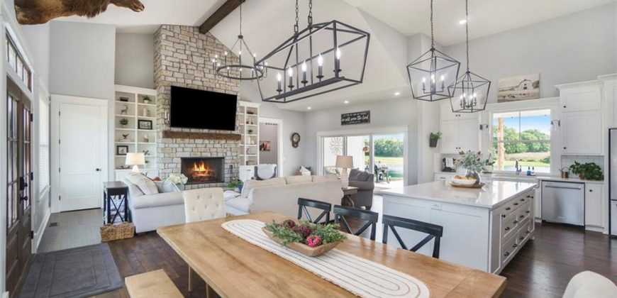 Homes for Sale in Smithville, MO 64089 | 18723  County Line Road