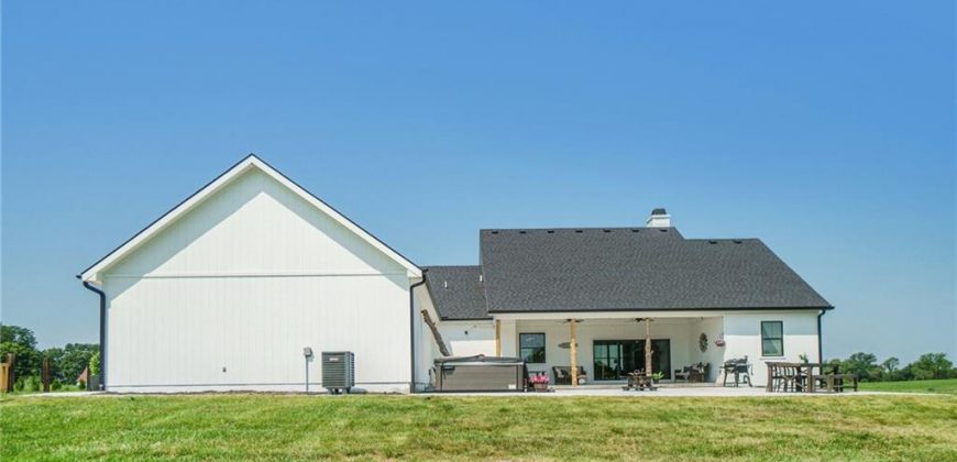 Homes for Sale in Smithville, MO 64089 | 18723  County Line Road