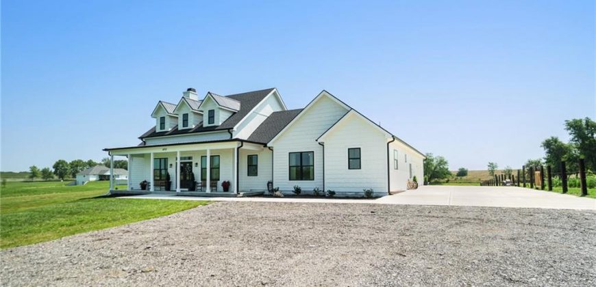 Homes for Sale in Smithville, MO 64089 | 18723  County Line Road