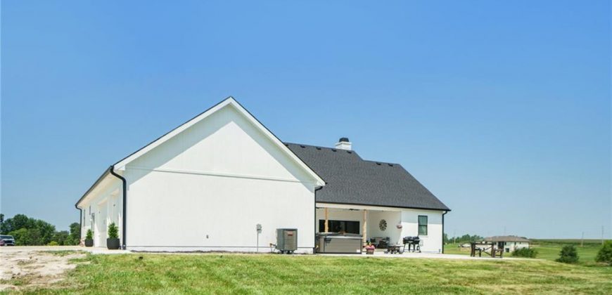 Homes for Sale in Smithville, MO 64089 | 18723  County Line Road