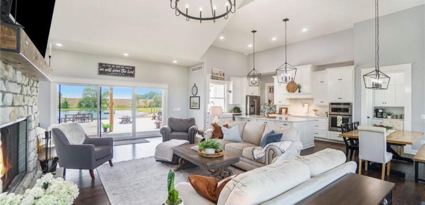 Homes for Sale in Smithville, MO 64089 | 18723  County Line Road