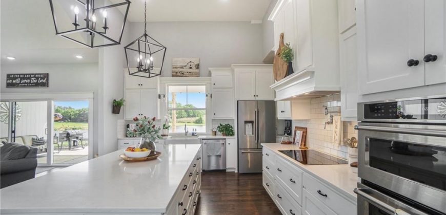 Homes for Sale in Smithville, MO 64089 | 18723  County Line Road