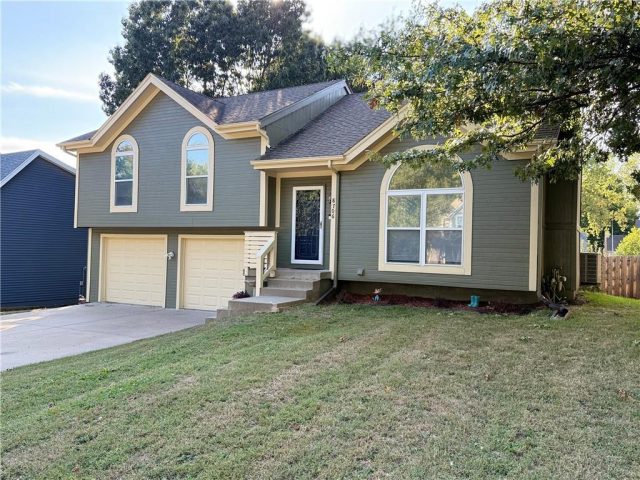 Homes for Sale in Kansas City, MO 64153 | 8706 N Wheaton Court