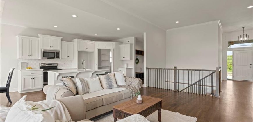 Homes for Sale in Liberty, MO 64068 | 1015  Poplar Lane