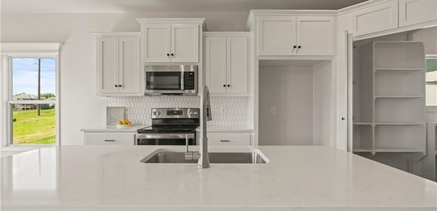 Homes for Sale in Liberty, MO 64068 | 1015  Poplar Lane