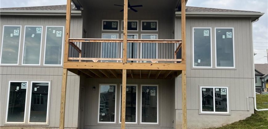 Homes for Sale in Liberty, MO 64068 | 1015  Poplar Lane