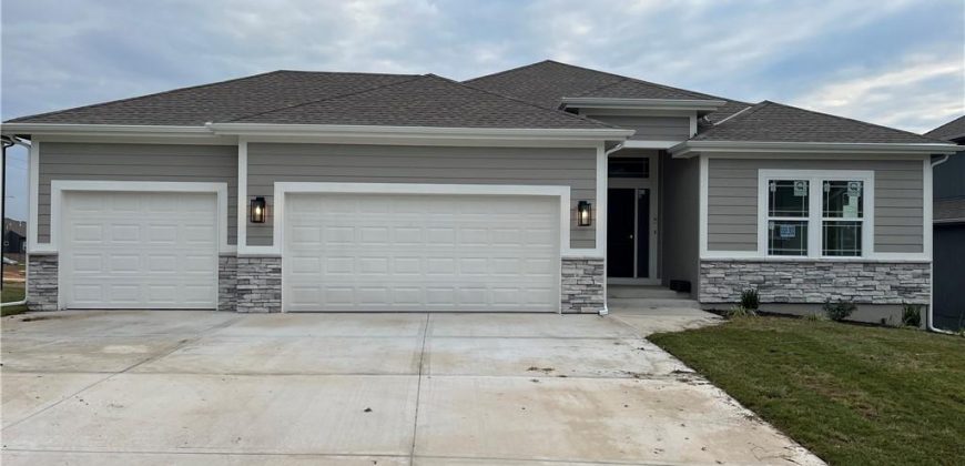 Homes for Sale in Liberty, MO 64068 | 1015  Poplar Lane