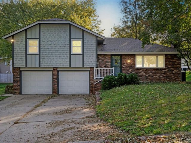 Homes for Sale in Platte City, MO 64079 | 1505  Hale Avenue