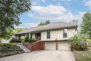 8142-NW-Beaman-Drive-mls-2582035-image-1