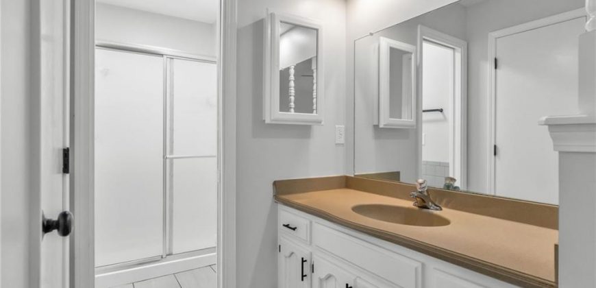 Homes for Sale in Gladstone, MO 64119 | 3712 NE 77th Street