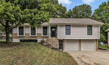 Homes for Sale in Gladstone, MO 64119 | 3712 NE 77th Street