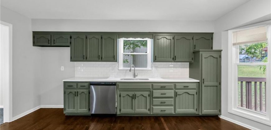 Homes for Sale in Gladstone, MO 64119 | 3712 NE 77th Street