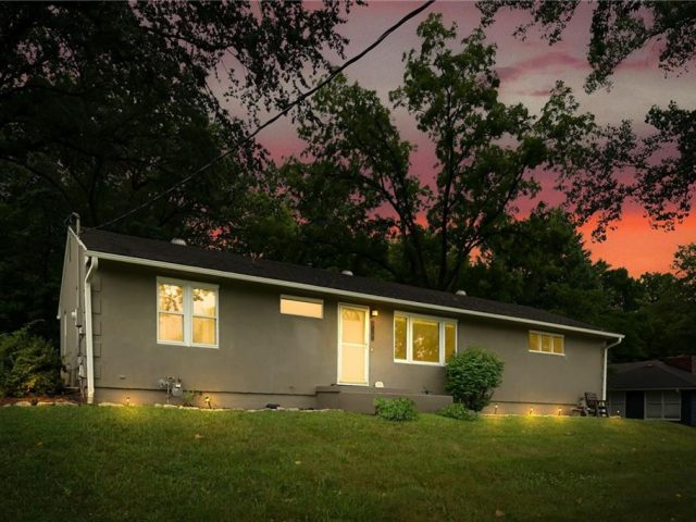 Homes for Sale in Weatherby Lake, MO 64152 | 8000 NW Potomac Street