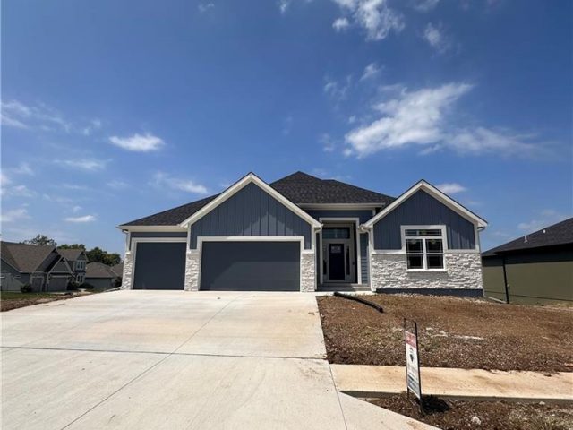 Homes for Sale in Kearney, MO 64060 | 2318  Larkspur Lane