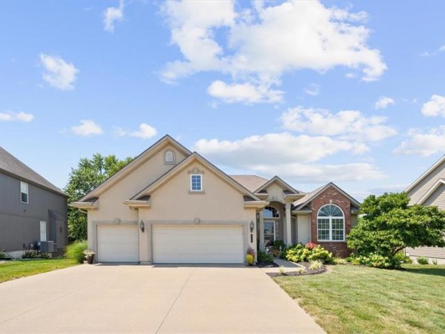 Homes for Sale in Platte City, MO 64079 | 13060  Woodridge Street