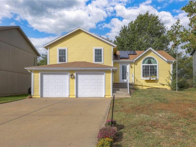 Homes for Sale in Kansas City, MO 64155 | 11228 N Central Street