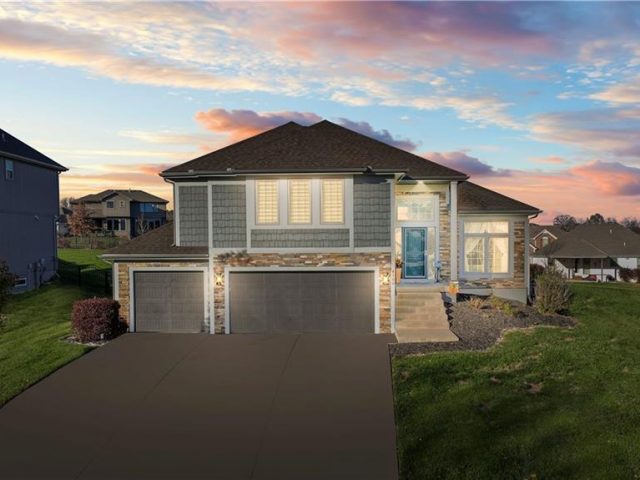 Homes for Sale in Kansas City, MO 64151 | 4108 NW 76th Street