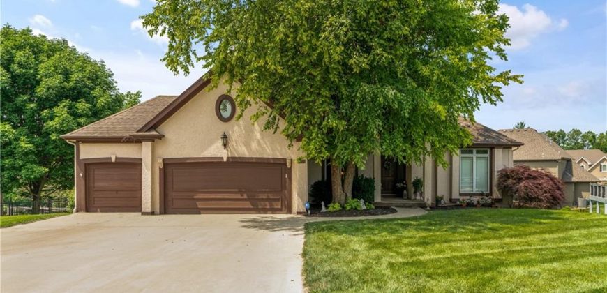 Homes for Sale in Parkville, MO 64152 | 10013 NW Crooked Road