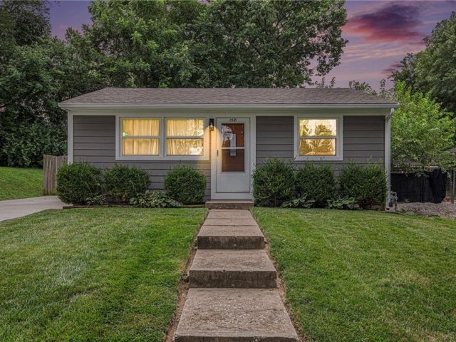 Homes for Sale in Kansas City, MO 64116 | 1321 NE 44th Street