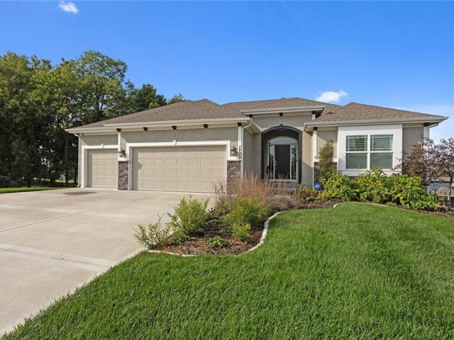 Homes for Sale in Liberty, MO 64068 | 1709  Homestead Drive